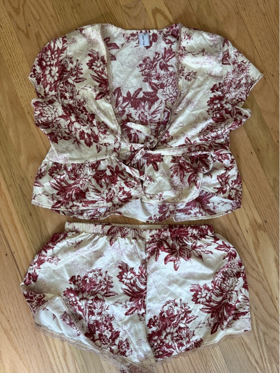 Dippin' Daisy's Other - Three Piece Lounge Set